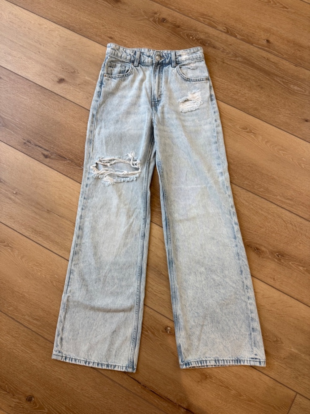 H&M Divided Womens Distressed Light Wash Jeans